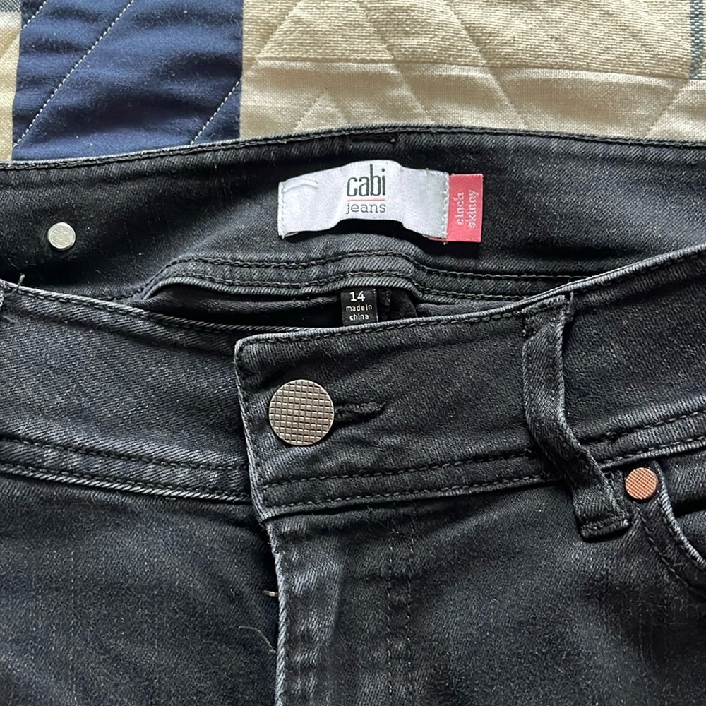 Black Cabi, cinch, skinny jeans
